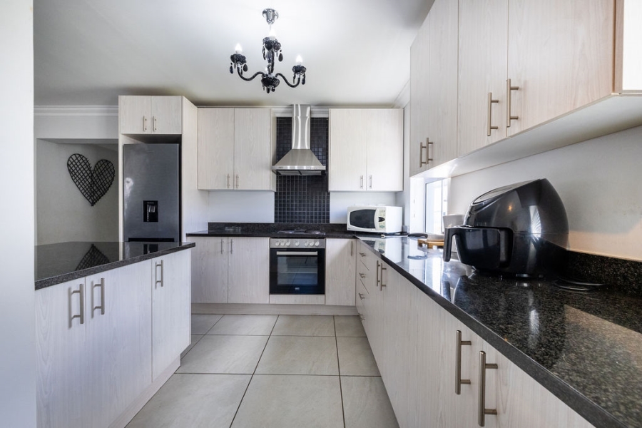 3 Bedroom Property for Sale in Dennegeur Western Cape